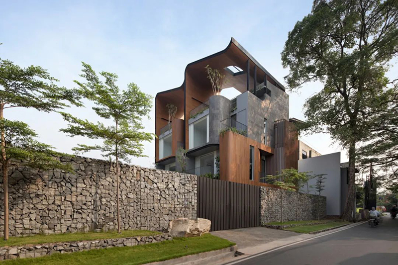 住在自然里，而不是旁邊，把后院搬上屋頂，這才是生活的進(jìn)階美學(xué)！